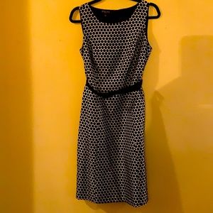 Sleeveless belted silk dress by Due per Due